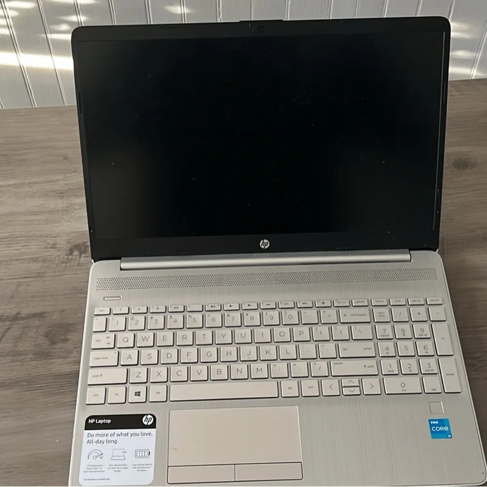 15.6” hp computer has no problems new and is a fast running laptop